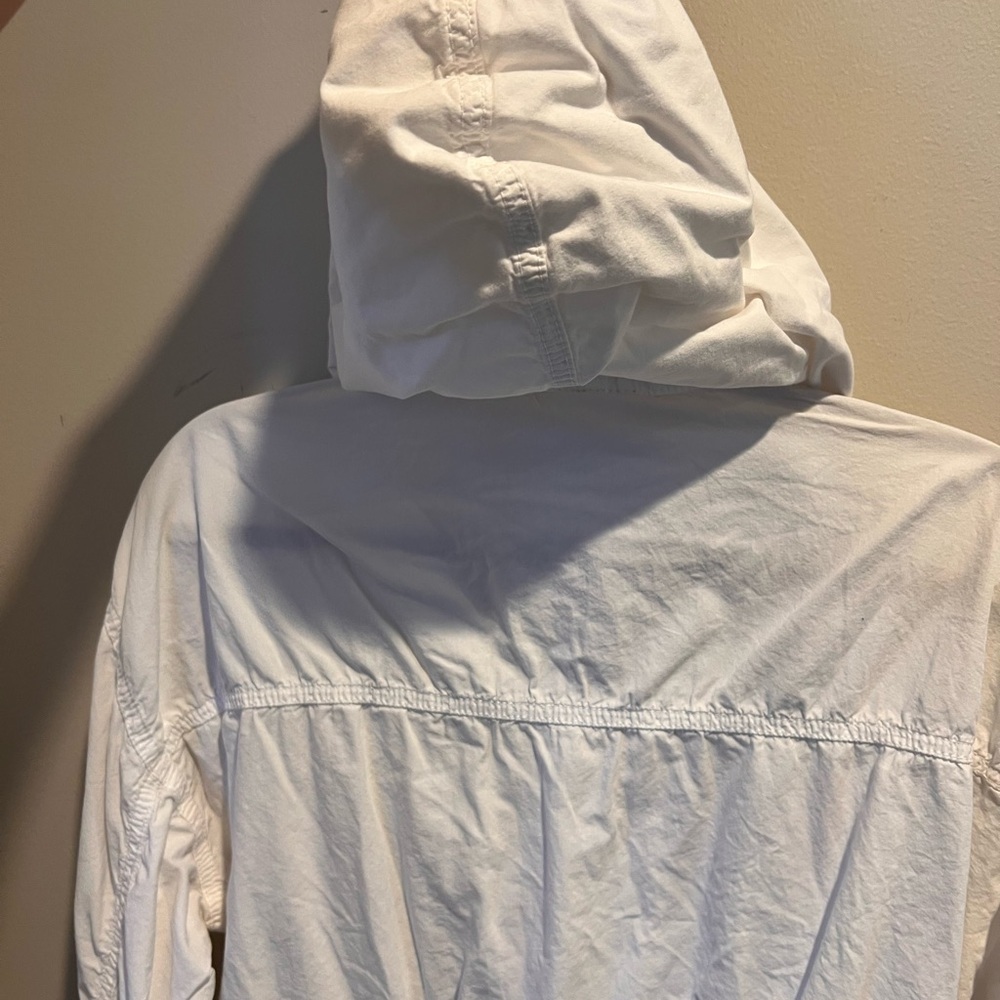 Cropped White Hooded Shirt - Picture 3 of 5
